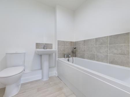 2 bedroom Flat to let in Blackmoor Drive, Limes Park, Basingstoke, RG24
