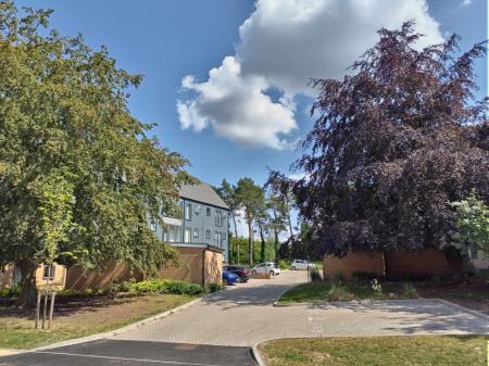 2 bedroom Flat to let in Blackmoor Drive, Limes Park, Basingstoke, RG24