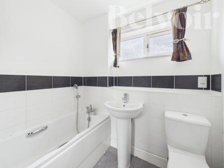 4 bedroom Town house for sale in Peggs Way, Basingstoke, RG24