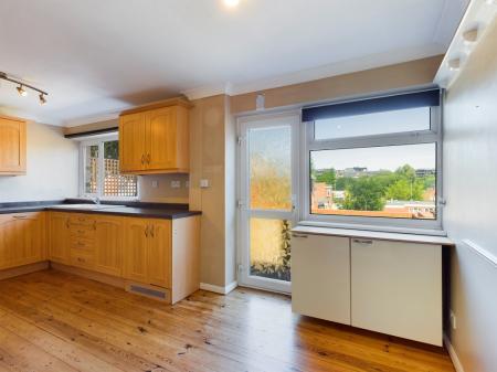 3 bedroom Terraced House to let in Ribble Way, Riverdene, Basingstoke, RG21