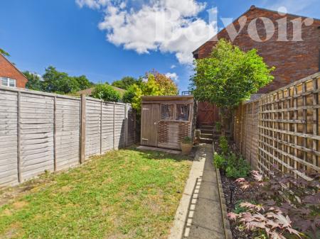 2 bedroom Terraced House for sale in Breadels Field, Beggarwood, Basingstoke, RG22