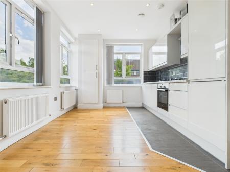 1 bedroom Flat to let in Lime Tree Way, Chineham, Basingstoke, RG24
