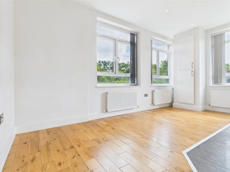 1 bedroom Flat to let in Lime Tree Way, Chineham, Basingstoke, RG24