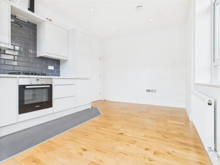 1 bedroom Flat to let in Lime Tree Way, Chineham, Basingstoke, RG24