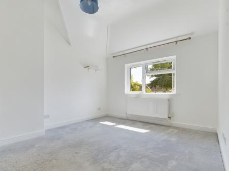 4 bedroom Semi-detached house to let in Grove Road, Black Dam, Basingstoke, RG21