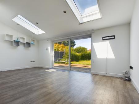 Grove Road, Black Dam, Basingstoke, RG21