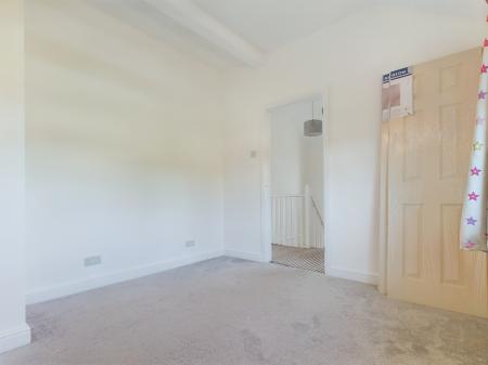 4 bedroom Semi-detached house to let in Grove Road, Black Dam, Basingstoke, RG21