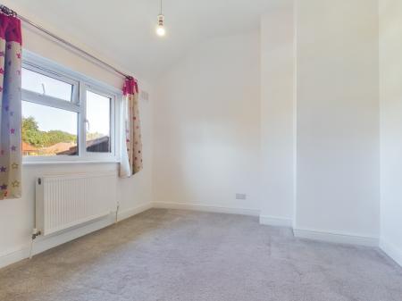 4 bedroom Semi-detached house to let in Grove Road, Black Dam, Basingstoke, RG21