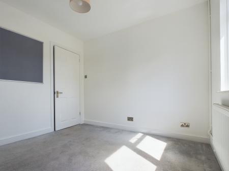 4 bedroom Semi-detached house to let in Grove Road, Black Dam, Basingstoke, RG21