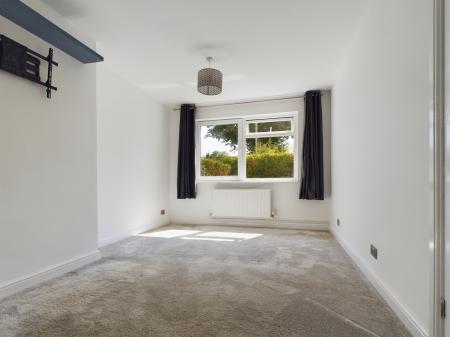 4 bedroom Semi-detached house to let in Grove Road, Black Dam, Basingstoke, RG21