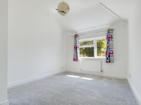 4 bedroom Semi-detached house to let in Grove Road, Black Dam, Basingstoke, RG21