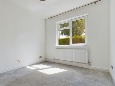 4 bedroom Semi-detached house to let in Grove Road, Black Dam, Basingstoke, RG21