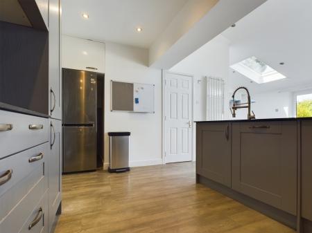 4 bedroom Semi-detached house to let in Grove Road, Black Dam, Basingstoke, RG21