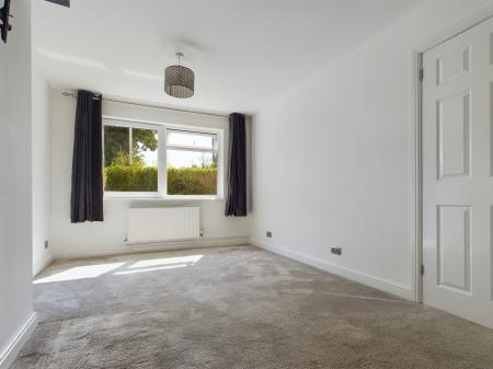 4 bedroom Semi-detached house to let in Grove Road, Black Dam, Basingstoke, RG21