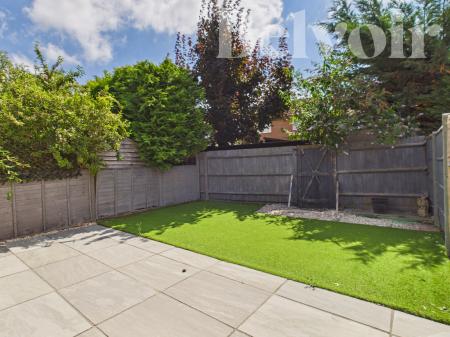 3 bedroom Terraced House for sale in Auklet Close, Kempshott, Basingstoke, RG22