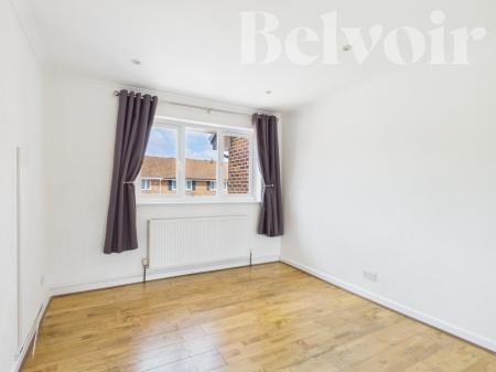 3 bedroom Terraced House for sale in Auklet Close, Kempshott, Basingstoke, RG22