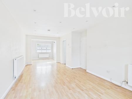 3 bedroom Terraced House for sale in Auklet Close, Kempshott, Basingstoke, RG22