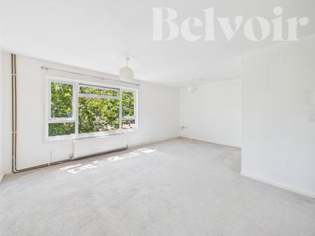 2 bedroom Flat for sale in Melrose Walk, Popley, Basingstoke, RG24