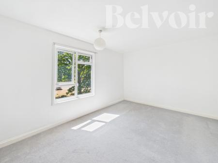 2 bedroom Flat for sale in Melrose Walk, Popley, Basingstoke, RG24