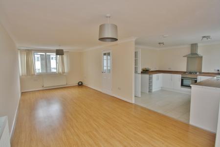 3 bedroom Terraced House to let in Packenham Road, Brookvale, Basingstoke, RG21