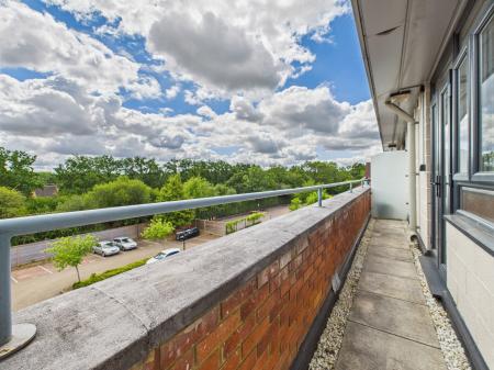 1 bedroom Flat to let in Lime Tree Way, Chineham, Basingstoke, RG24