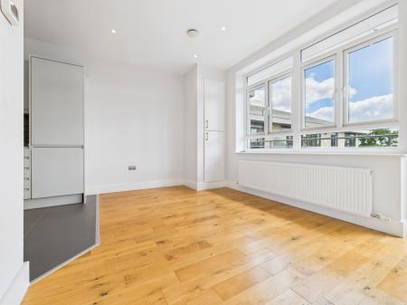 1 bedroom Flat to let in Lime Tree Way, Chineham, Basingstoke, RG24