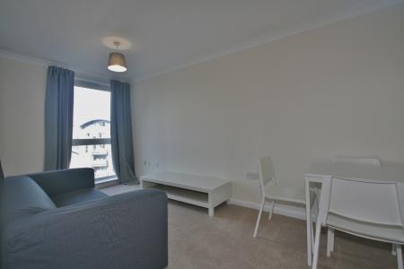 2 bedroom Flat to let in Crown Heights, Alencon Link, Basingstoke, RG21