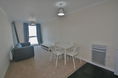 2 bedroom Flat to let in Crown Heights, Alencon Link, Basingstoke, RG21