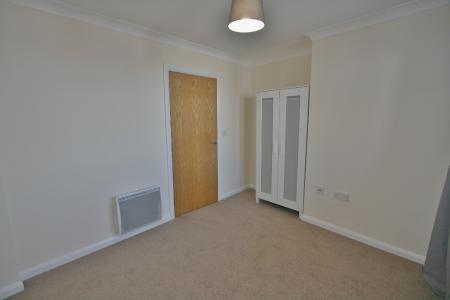 2 bedroom Flat to let in Crown Heights, Alencon Link, Basingstoke, RG21