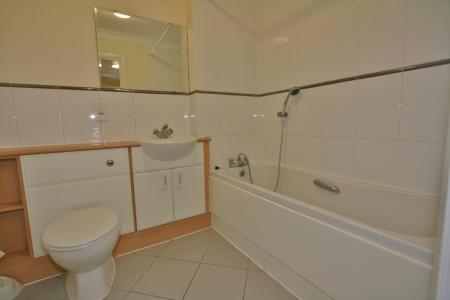 2 bedroom Flat to let in Crown Heights, Alencon Link, Basingstoke, RG21