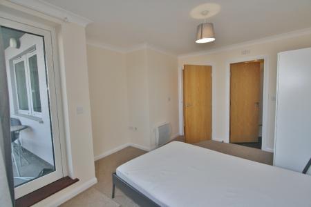 2 bedroom Flat to let in Crown Heights, Alencon Link, Basingstoke, RG21