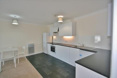 2 bedroom Flat to let in Crown Heights, Alencon Link, Basingstoke, RG21