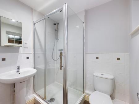 2 bedroom Flat to let in Reading Road, Chineham, Basingstoke, RG24