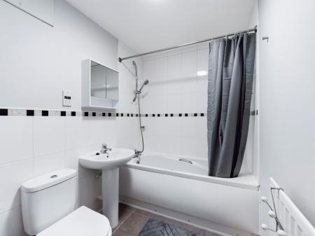 2 bedroom Flat to let in Skippetts Gardens, Cranbourne, Basingstoke, RG21