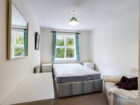 2 bedroom Flat to let in Regent Court, Norn Hill, Basingstoke, RG21