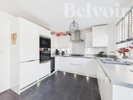 4 bedroom Detached house for sale in Worldham Gardens, Basingstoke, RG24