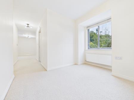 5 bedroom Detached house to let in Mailing Way, Limes Park, Basingstoke, RG24