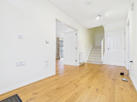 5 bedroom Detached house to let in Mailing Way, Limes Park, Basingstoke, RG24
