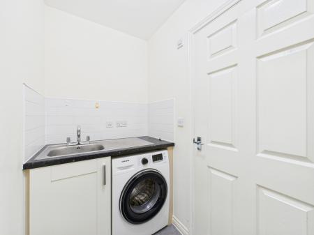 5 bedroom Detached house to let in Mailing Way, Limes Park, Basingstoke, RG24