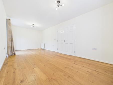 5 bedroom Detached house to let in Mailing Way, Limes Park, Basingstoke, RG24