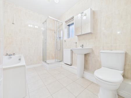 5 bedroom Detached house to let in Mailing Way, Limes Park, Basingstoke, RG24