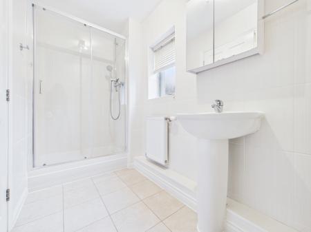 5 bedroom Detached house to let in Mailing Way, Limes Park, Basingstoke, RG24