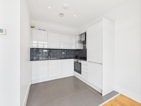 2 bedroom Flat to let in Lime Tree Way, Chineham, Basingstoke, RG24