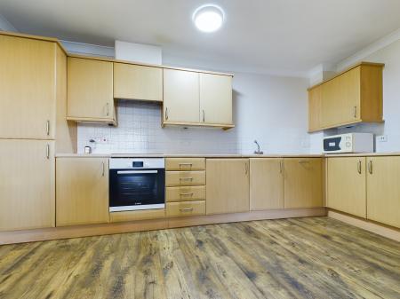 2 bedroom Flat to let in Crown Heights, Alencon Link, Basingstoke, RG21