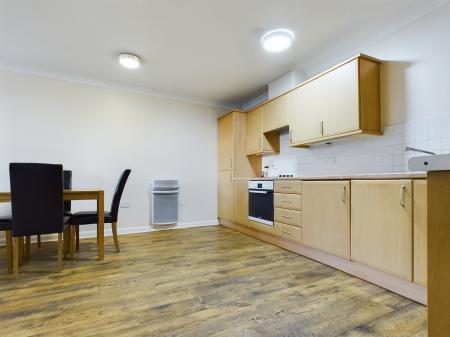 2 bedroom Flat to let in Crown Heights, Alencon Link, Basingstoke, RG21