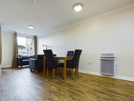 2 bedroom Flat to let in Crown Heights, Alencon Link, Basingstoke, RG21