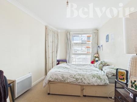 2 bedroom Flat for sale in Crown Heights Alencon Link, Basingstoke, RG21
