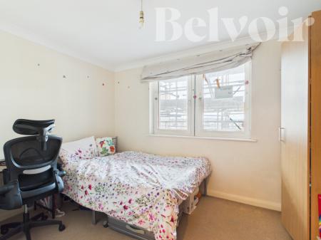 2 bedroom Flat for sale in Crown Heights Alencon Link, Basingstoke, RG21