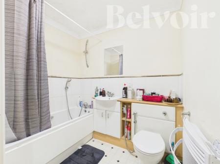 2 bedroom Flat for sale in Crown Heights Alencon Link, Basingstoke, RG21