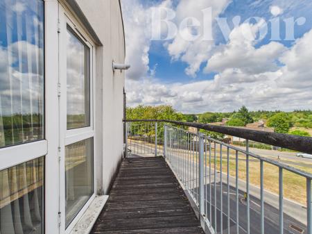 1 bedroom Flat for sale in Edmund Court, Basingstoke, RG24